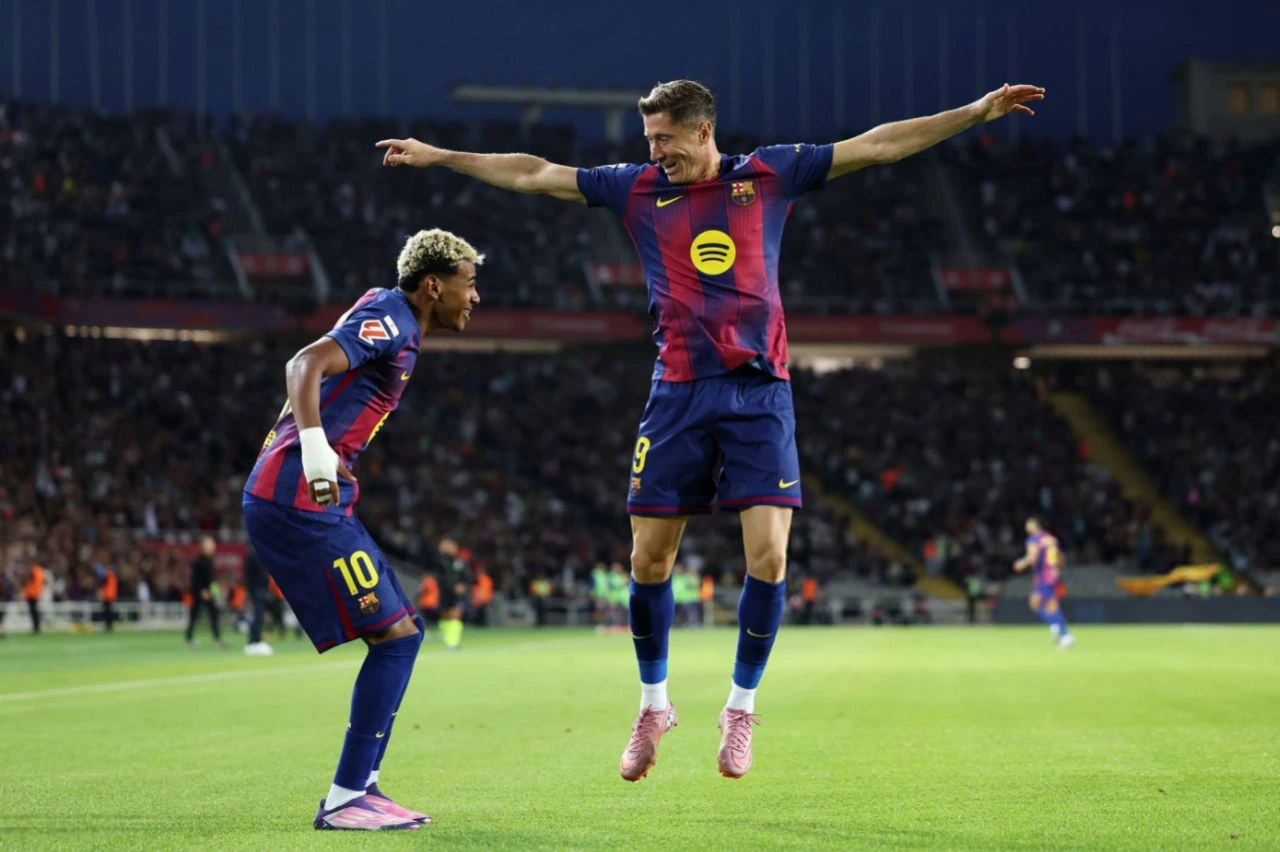 Barcelona, geriye düştüğü maçta Real Sociedad’ı 2-1 mağlup ederek LaLiga’da