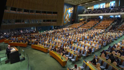 Netanyahu’nun Gazze saldırılarını savunduğu BM konuşması, dünya genelinde tepki çekti.