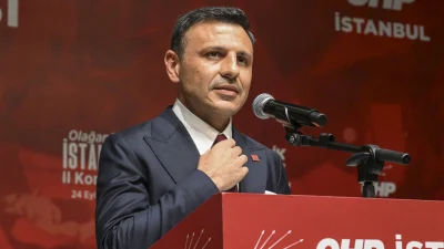CHP İstanbul İl Başkanlığı Olağanüstü Kongresi’nde Özgür Çelik, 386 oyla