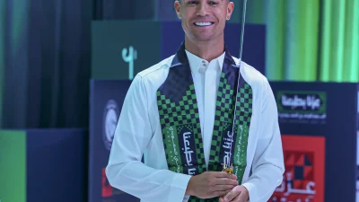 Cristiano Ronaldo, Suudi Arabistan Milli Günü etkinliklerine katılarak geleneksel kılıç