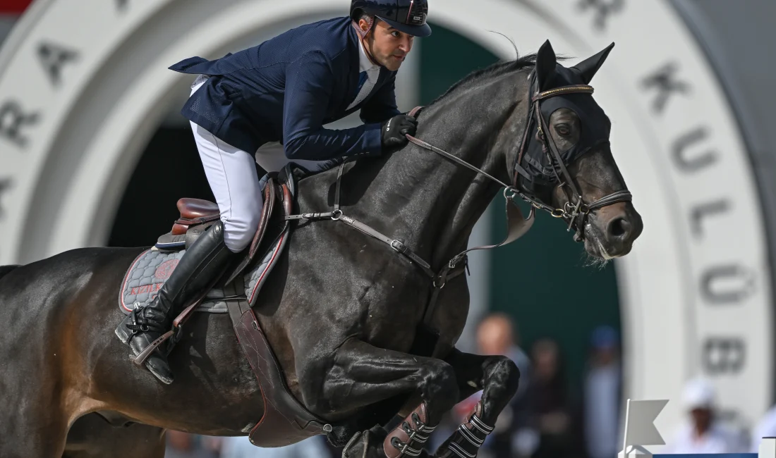 Binicilikte yılın en prestijli yarışması Cumhurbaşkanlığı Kupası’nı Yüzbaşı Burak Uluçay,