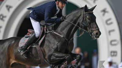 Binicilikte yılın en prestijli yarışması Cumhurbaşkanlığı Kupası’nı Yüzbaşı Burak Uluçay,