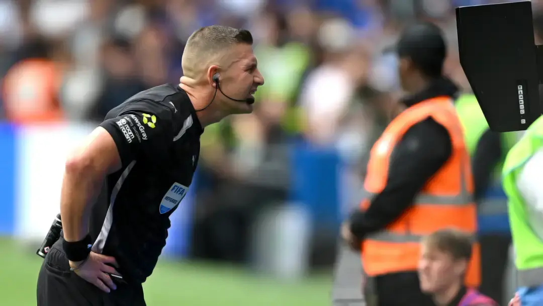 Fulham’dan VAR’a Alaycı Gönderme: İptal Gol Ayın Golü Fulham, Chelsea karşısında VAR kararıyla iptal edilen Josh King’in muhteşem