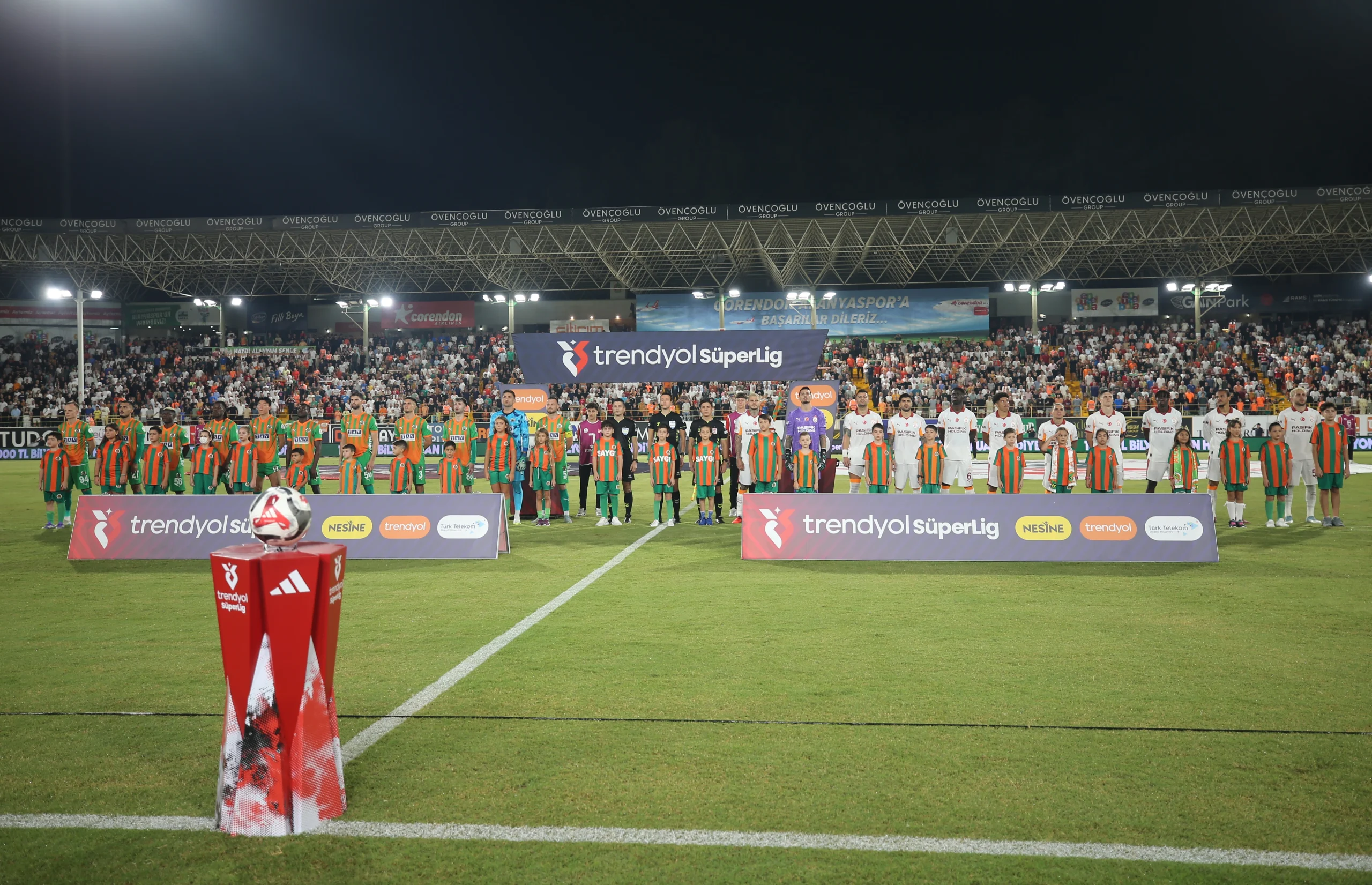 Süper Lig’de 7. hafta mücadelesinde Galatasaray, zorlu Alanya deplasmanından Icardi’nin