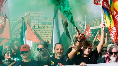 İtalya genelinde binlerce kişi, İsrail’in Gazze’ye yönelik saldırılarını durdurmak için