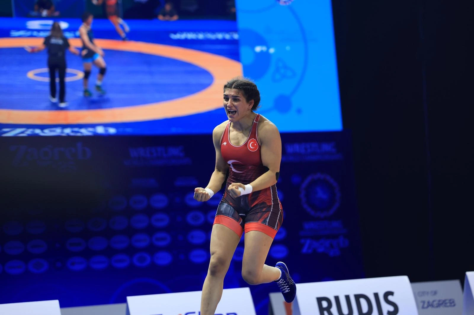 Milli sporcu Nesrin Baş, Dünya Güreş Şampiyonası’nda 72 kiloda finale