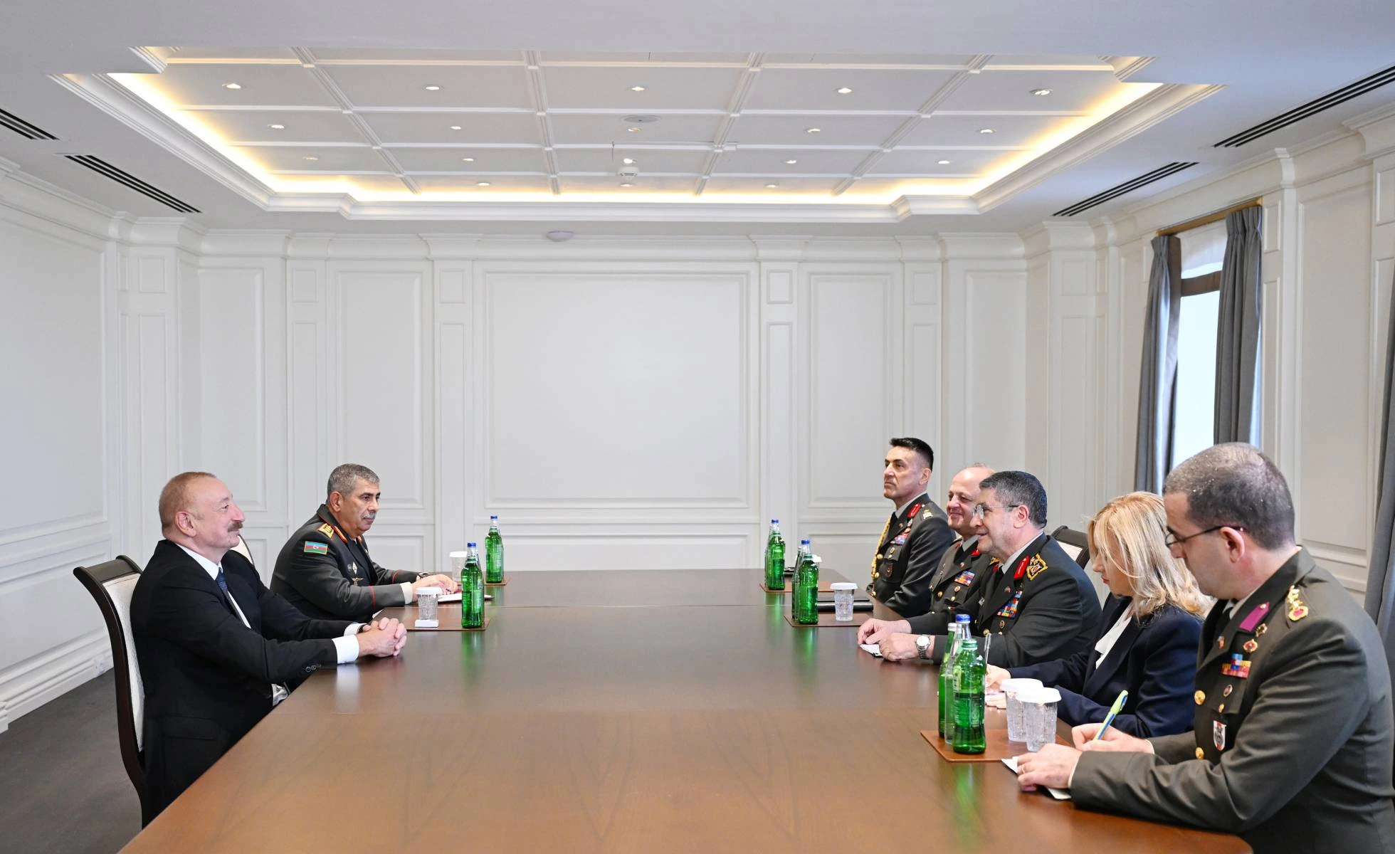 Azerbaycan Cumhurbaşkanı Aliyev, Şuşa’da kabul ettiği Orgeneral Bayraktaroğlu ile Türkiye-Azerbaycan