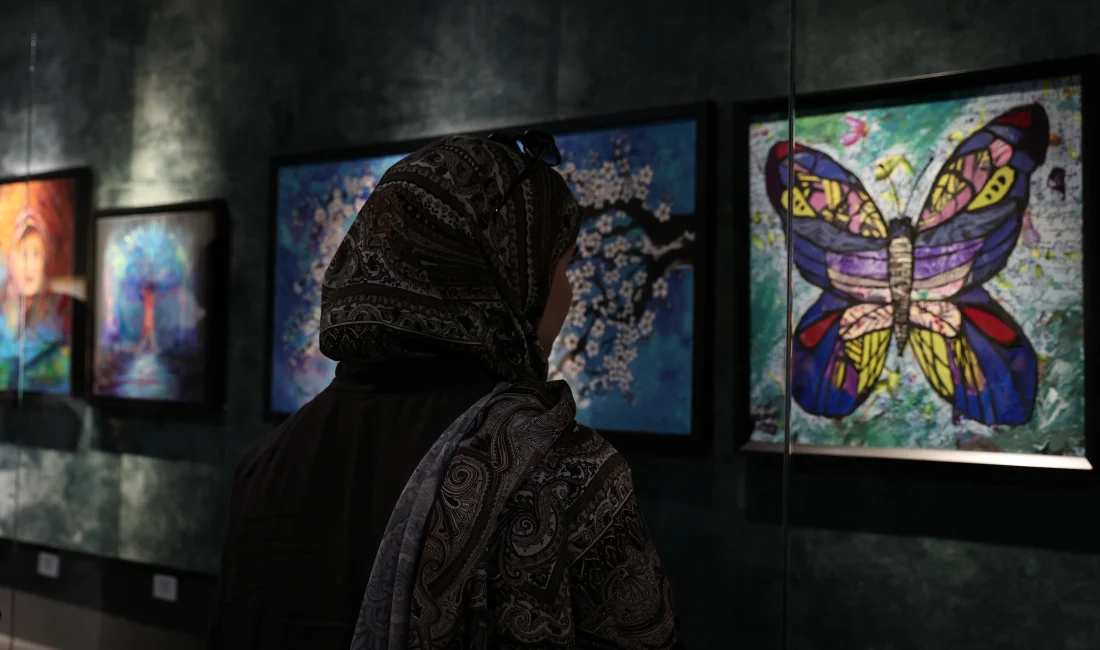 Ressam Cemal Toy’un öncülüğünde hazırlanan “Tek ve Çok” sergisi, İstanbul’un