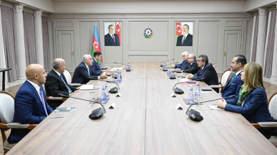 Bakü’de bir araya gelen Başbakan Asadov ve Milli Eğitim Bakanı