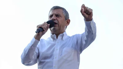 CHP lideri Özel, iktidarın yoksulluğu artırdığını söyleyerek, halkın partisi olarak