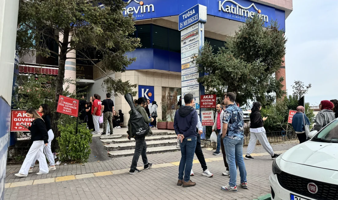 Kütahya'nın Simav ilçesinde meydana gelen ve çevre illerde hissedilen 5,4