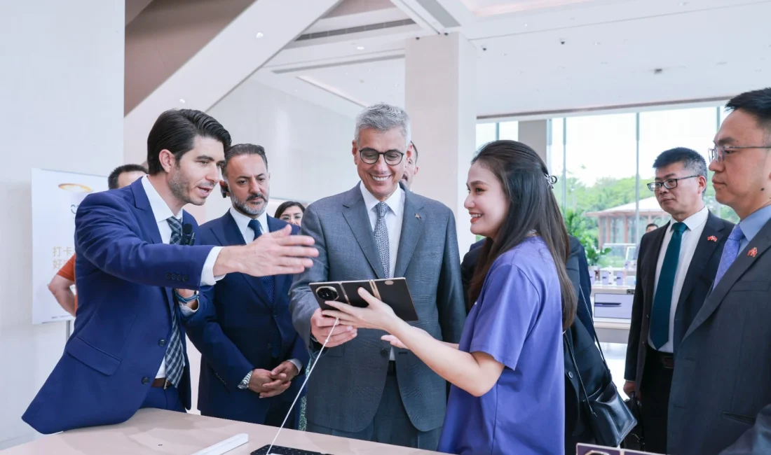 Bakan Memişoğlu Huawei’nin Çin’deki merkezini ziyaret etti Sağlık Bakanı Kemal Memişoğlu, Huawei’nin Çin’deki genel merkezinde dijital sağlık