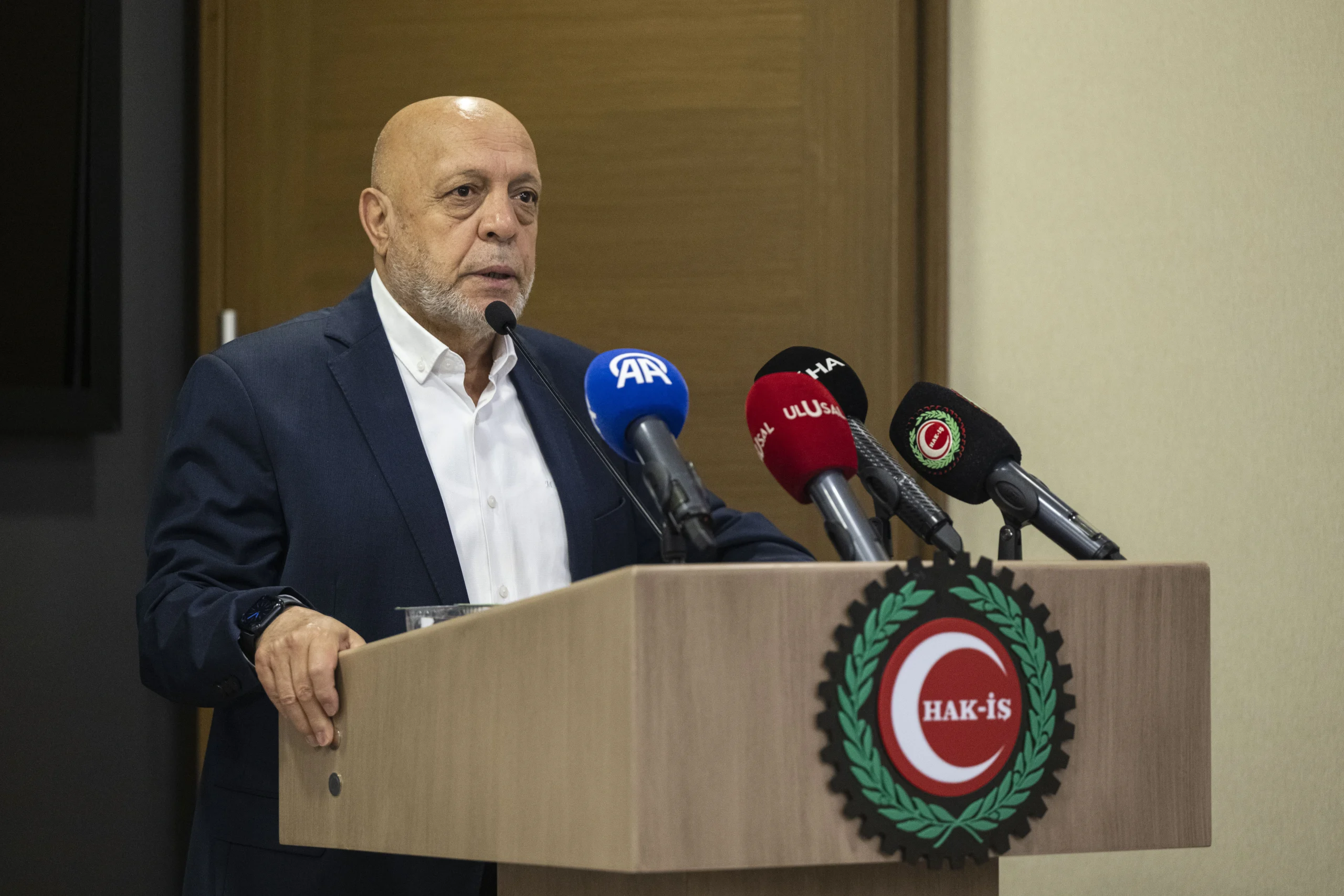 HAK-İŞ Başkanı Mahmut Arslan, eşit ücrette sorunların mevzuattan değil, uygulamadan