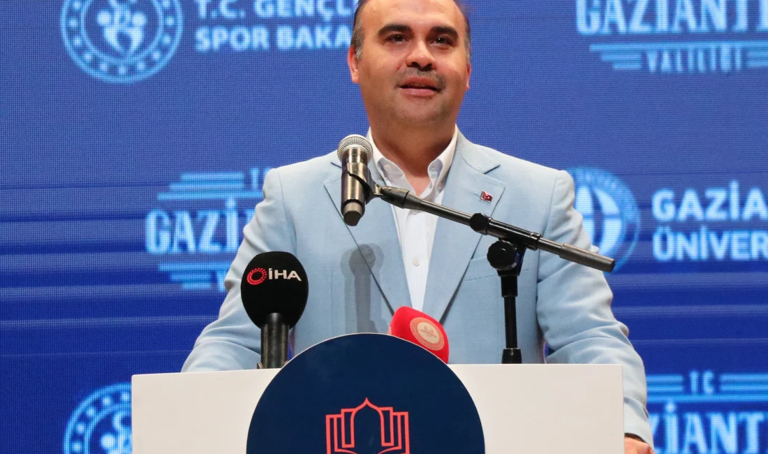 Sanayi ve Teknoloji Bakanı Kacır, yapay zekanın zihinleri kolayca yönlendirebileceğini