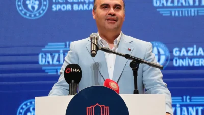 Sanayi ve Teknoloji Bakanı Kacır, yapay zekanın zihinleri kolayca yönlendirebileceğini