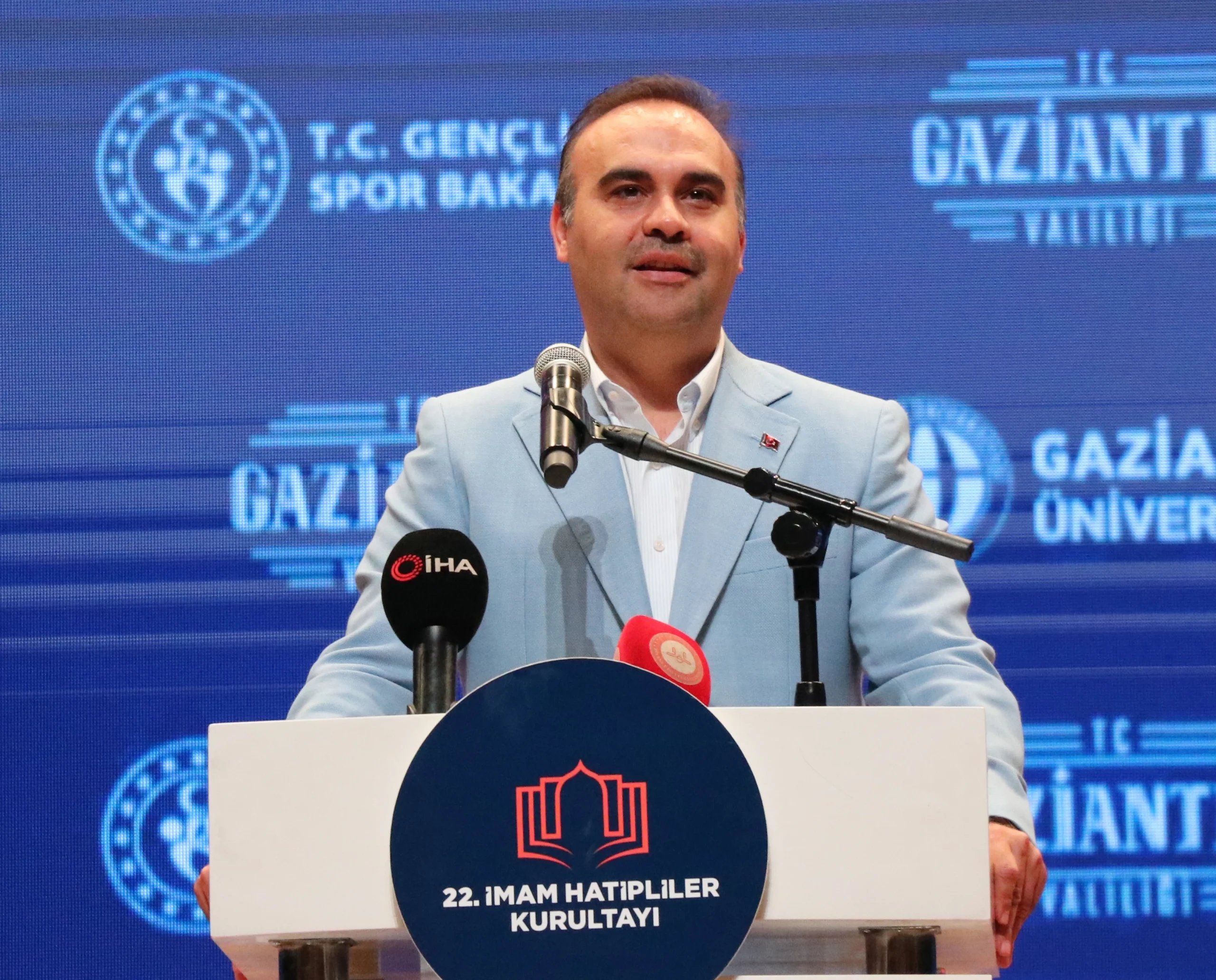 Sanayi ve Teknoloji Bakanı Kacır, yapay zekanın zihinleri kolayca yönlendirebileceğini