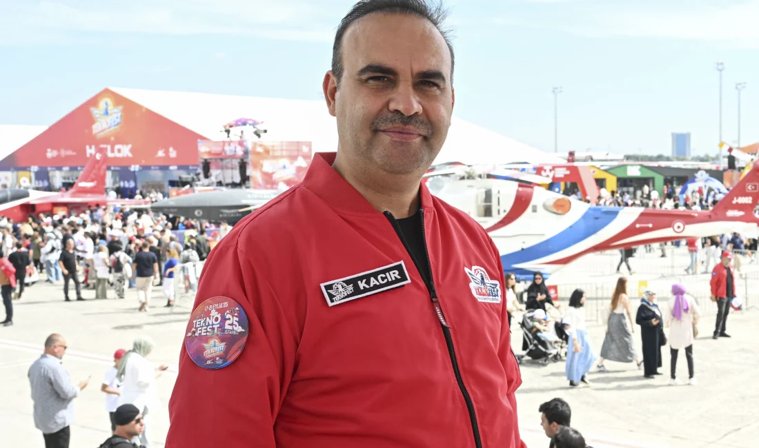 Bakan Kacır: Türkiye’nin AR-GE harcamaları 16 milyar dolara ulaştı Bakan Kacır, TEKNOFEST’te yaptığı konuşmada, Türkiye’nin AR-GE yatırımlarında büyük ilerleme