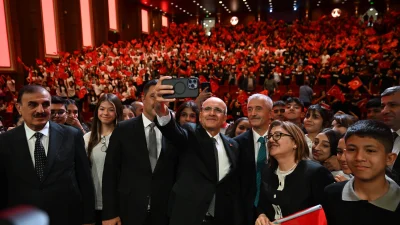 Gaziantep’te gençlerle buluşan Bakan Şimşek, “Türkiye’de fırsat eşitliği olmasa bugün