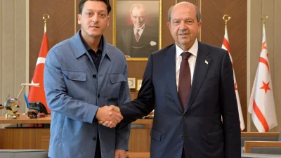 KKTC’yi ziyaret eden Mesut Özil, FIFA ve UEFA’ya seslenerek Kıbrıslı