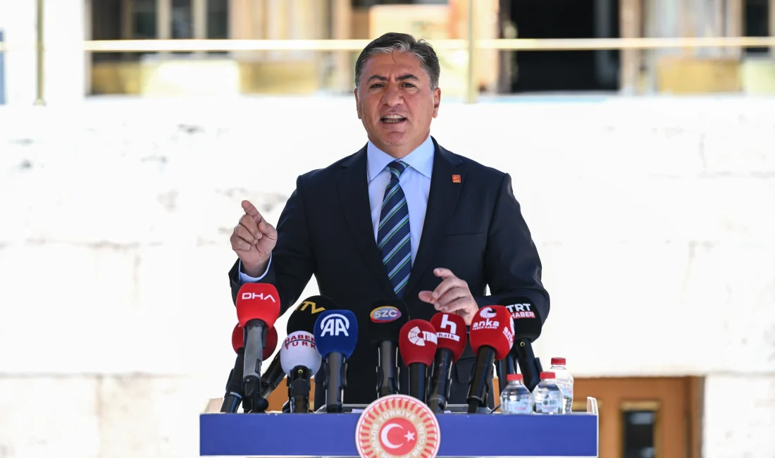 CHP’li Emir’den YSK Kararına Destek: “YSK Yapması Gerekeni Yapmıştır” CHP Grup Başkanvekili Murat Emir, YSK’nin İstanbul İl Başkanlığı Olağanüstü