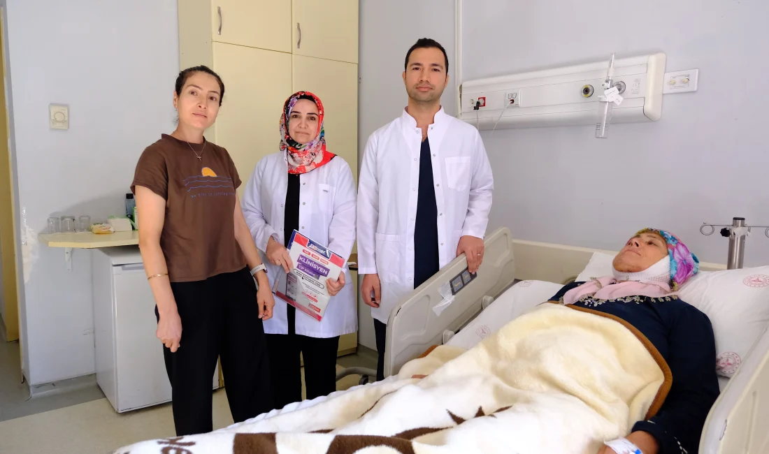 15 Yıllık Yüz Felci Ameliyatla Son Buldu Kısmi yüz felci geçiren 54 yaşındaki Huri Melek Oruç, Van’da