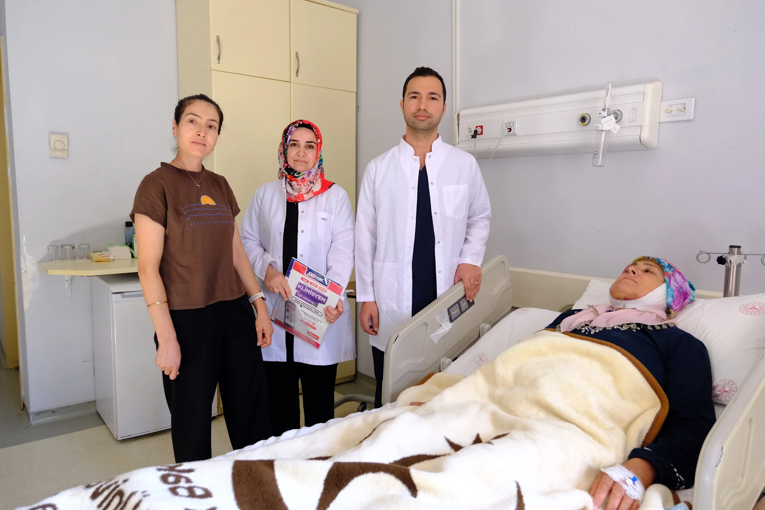 Kısmi yüz felci geçiren 54 yaşındaki Huri Melek Oruç, Van’da