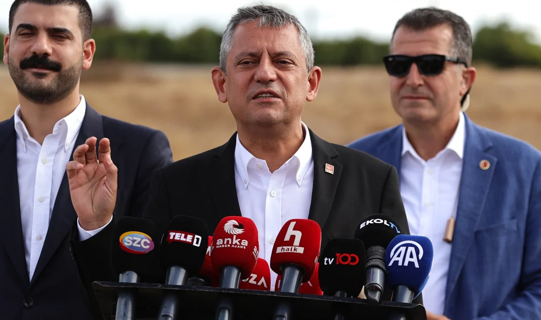 Özgür Özel, Marmara Cezaevi’nde Tutukluları Ziyaret Etti CHP lideri Özgür Özel, Marmara Kapalı Cezaevi’nde tutuklu bulunan isimlerle