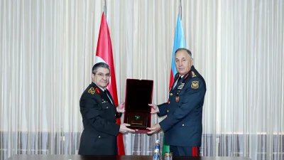 Genelkurmay Başkanı Orgeneral Selçuk Bayraktaroğlu, Azerbaycan’da temaslarda bulundu. Görüşmelerde askeri