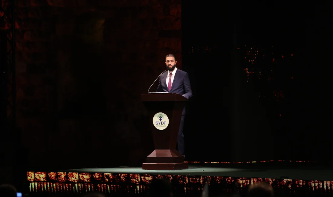 Şam’da Suriye Kalkınma Fonu tanıtıldı: 60 milyon dolarlık bağış toplandı Suriye’nin yeniden inşasına katkı sağlaması hedeflenen Suriye Kalkınma Fonu, Şam’da