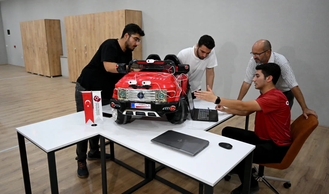 OSTİM Teknik Üniversitesi öğrencileri, Cezeri Merkezi’nde geliştirdikleri projelerle TEKNOFEST’te sahneye