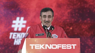 Cevdet Yılmaz: “Teknoloji üretmeyen ülkelerin geleceği yok” TEKNOFEST kapanışında konuşan Cumhurbaşkanı Yardımcısı Yılmaz, teknoloji üretiminin bağımsızlık ve