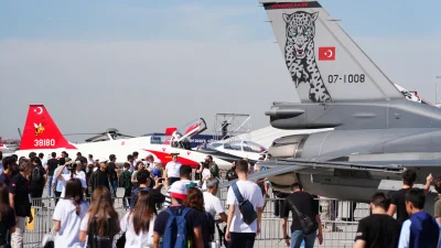 TEKNOFEST İstanbul başladı: 5 gün boyunca teknoloji ve gökyüzü şöleni Paramotor, Hürkuş ve SOLOTÜRK gösterileriyle başlayan TEKNOFEST İstanbul, 5 gün