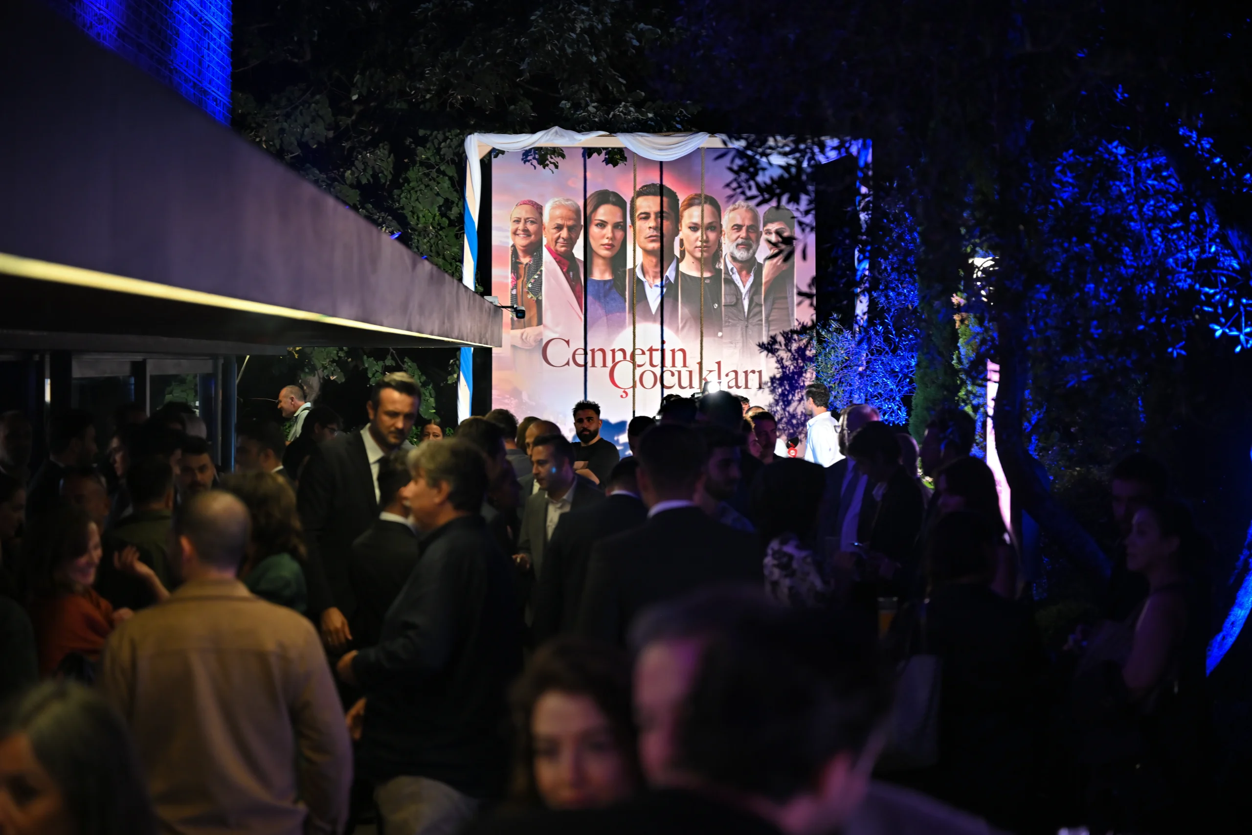 TRT 1’in yeni dizisi “Cennetin Çocukları” gala gösteriminde ekibi ve