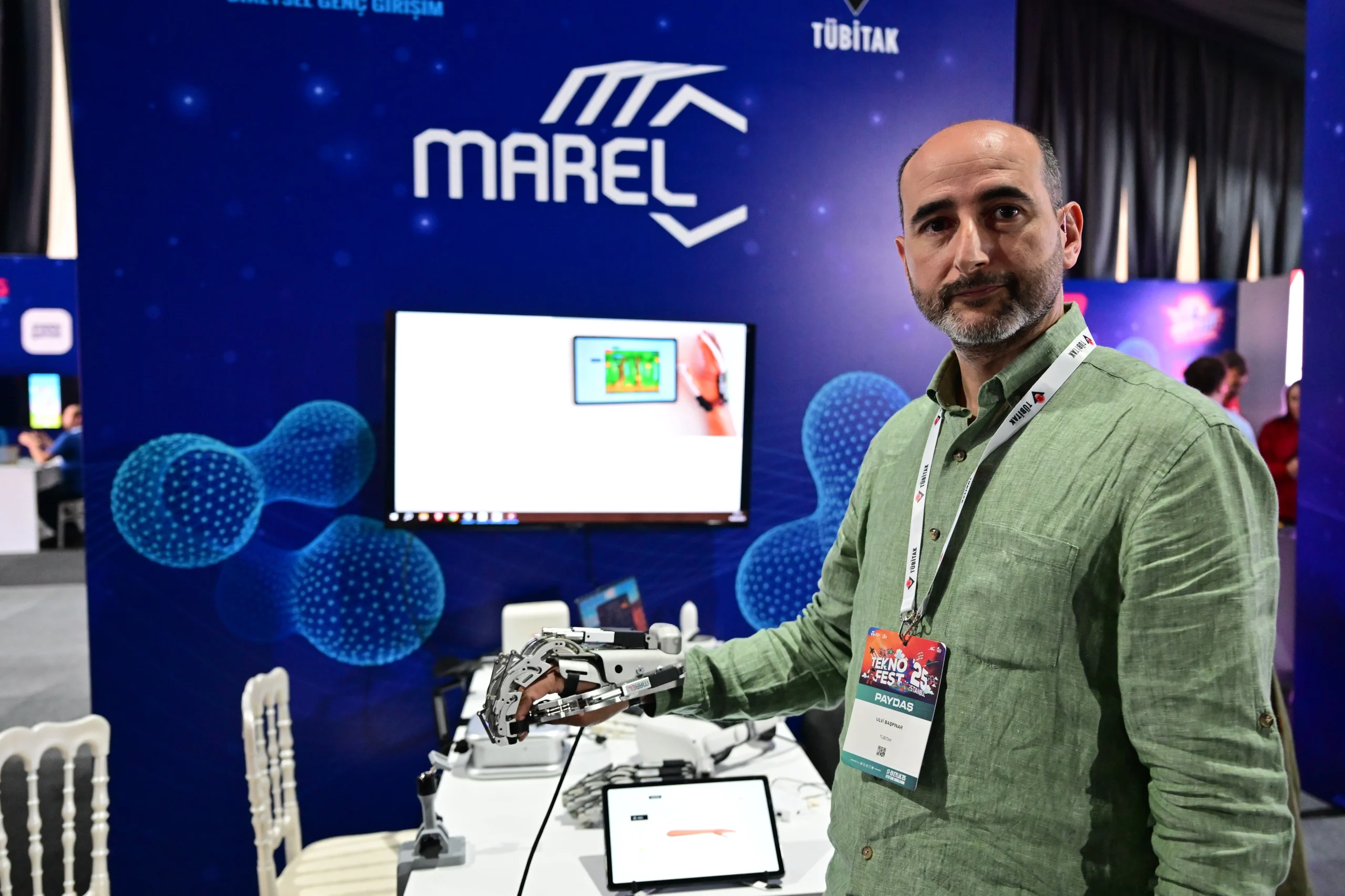 Marmara Üniversitesi öğretim üyeleri, felçli hastalara evde el rehabilitasyonu imkanı