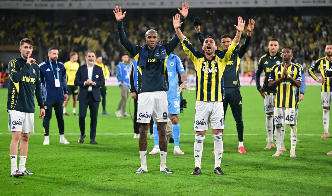 Fenerbahçe, Süper Lig’de Antalyaspor’u 2-0 yenerek 3 resmi maçlık galibiyet