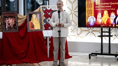 Ukrayna’nın Ankara Büyükelçiliği’nde açılan sergide, Ukraynalı kraliçe ve prenseslerin Avrupa