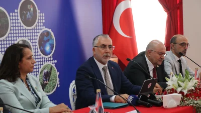 Çalışma ve Sosyal Güvenlik Bakanı Vedat Işıkhan, Burdur’da yaptığı konuşmada