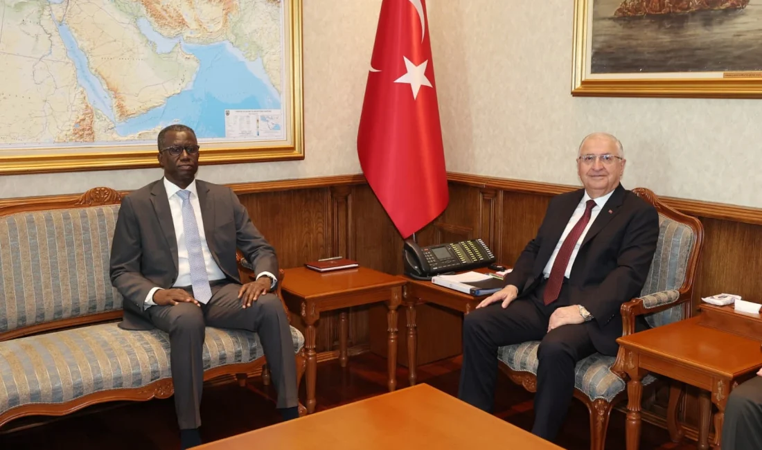 Bakan Güler, Nijer Savunma Bakanı Mody ile Ankara’da görüştü Milli Savunma Bakanı Yaşar Güler, Nijer Savunma Bakanı Salifou Mody’yi