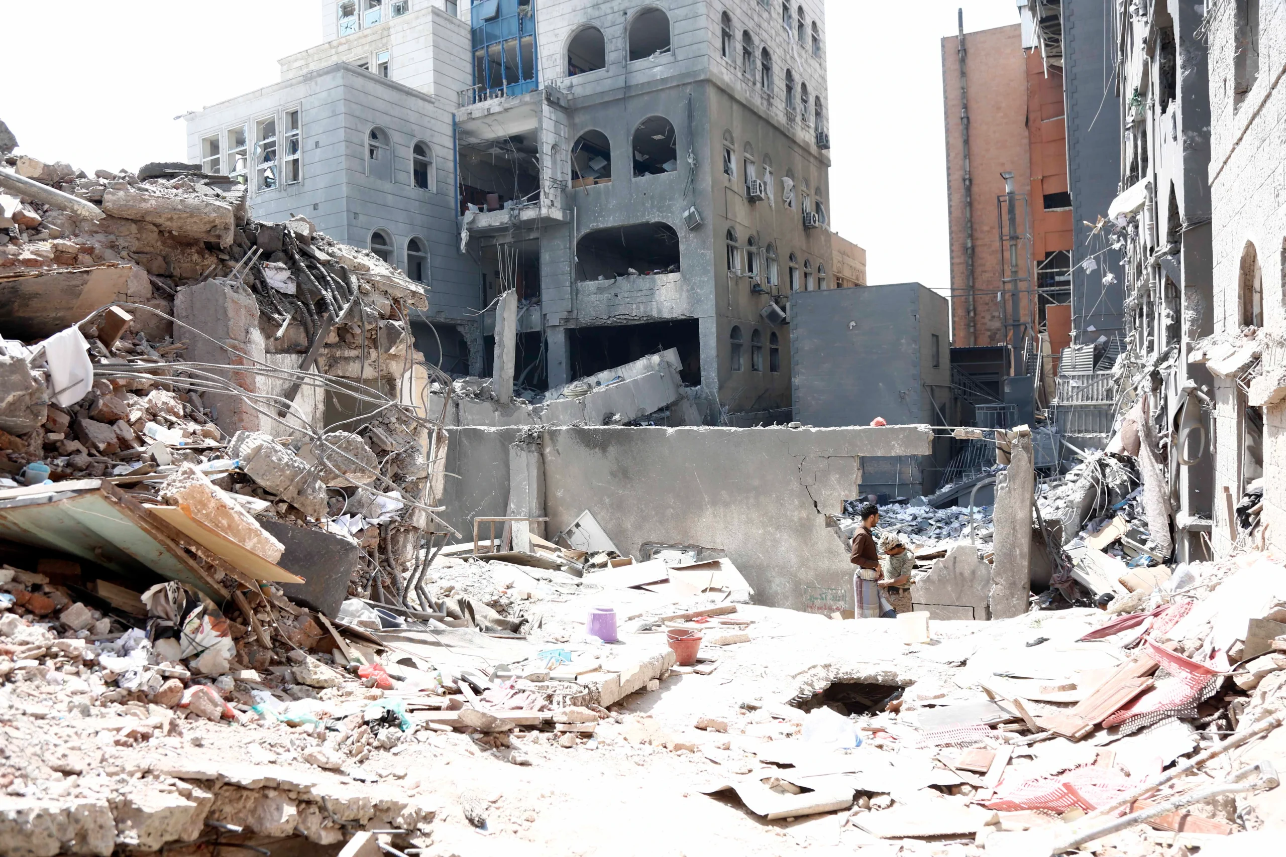 İsrail’in Sana’ya düzenlediği hava saldırısında ölü ve yaralı sayısı artarken,