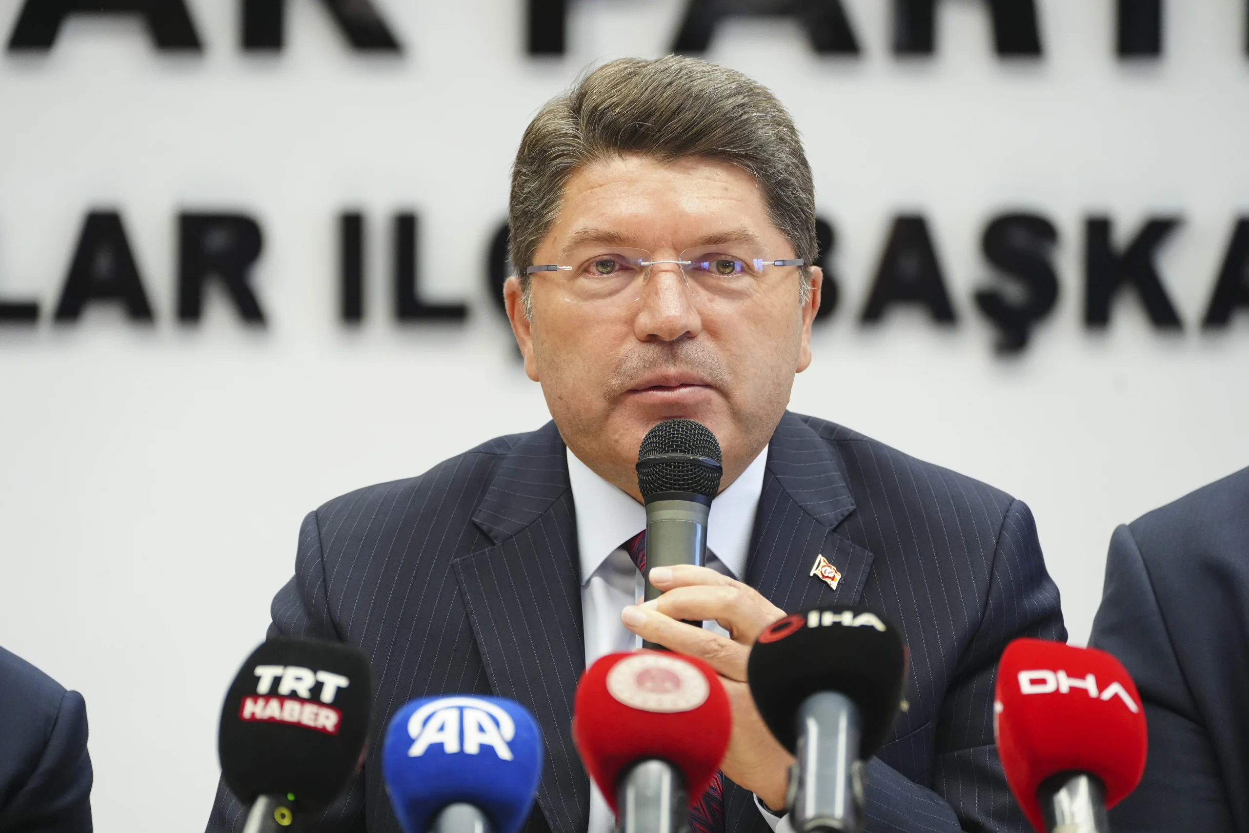 Adalet Bakanı Yılmaz Tunç, muhalefetin yargıya yönelik eleştirilerini sert dille