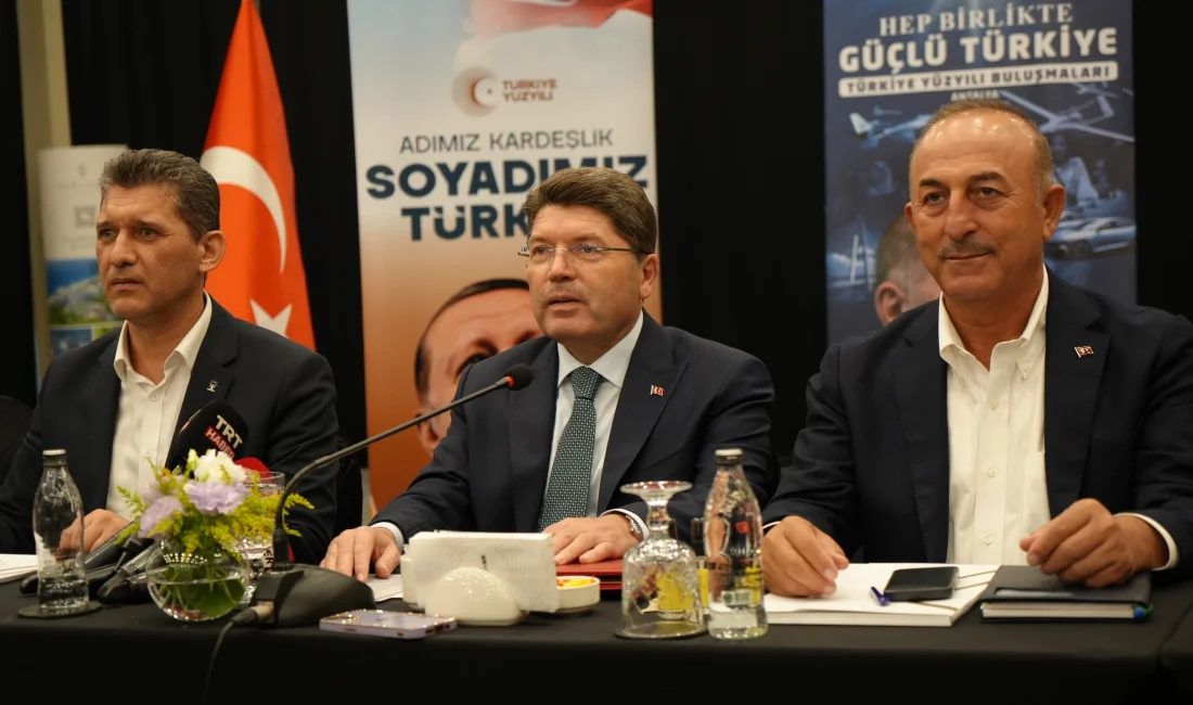 Adalet Bakanı Tunç, Antalya’da avukatlarla buluşarak milli kanunlardan yapay zeka