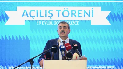 Milli Eğitim Bakanı Yusuf Tekin, Düzce’de yaptığı konuşmada eğitimin başarısının