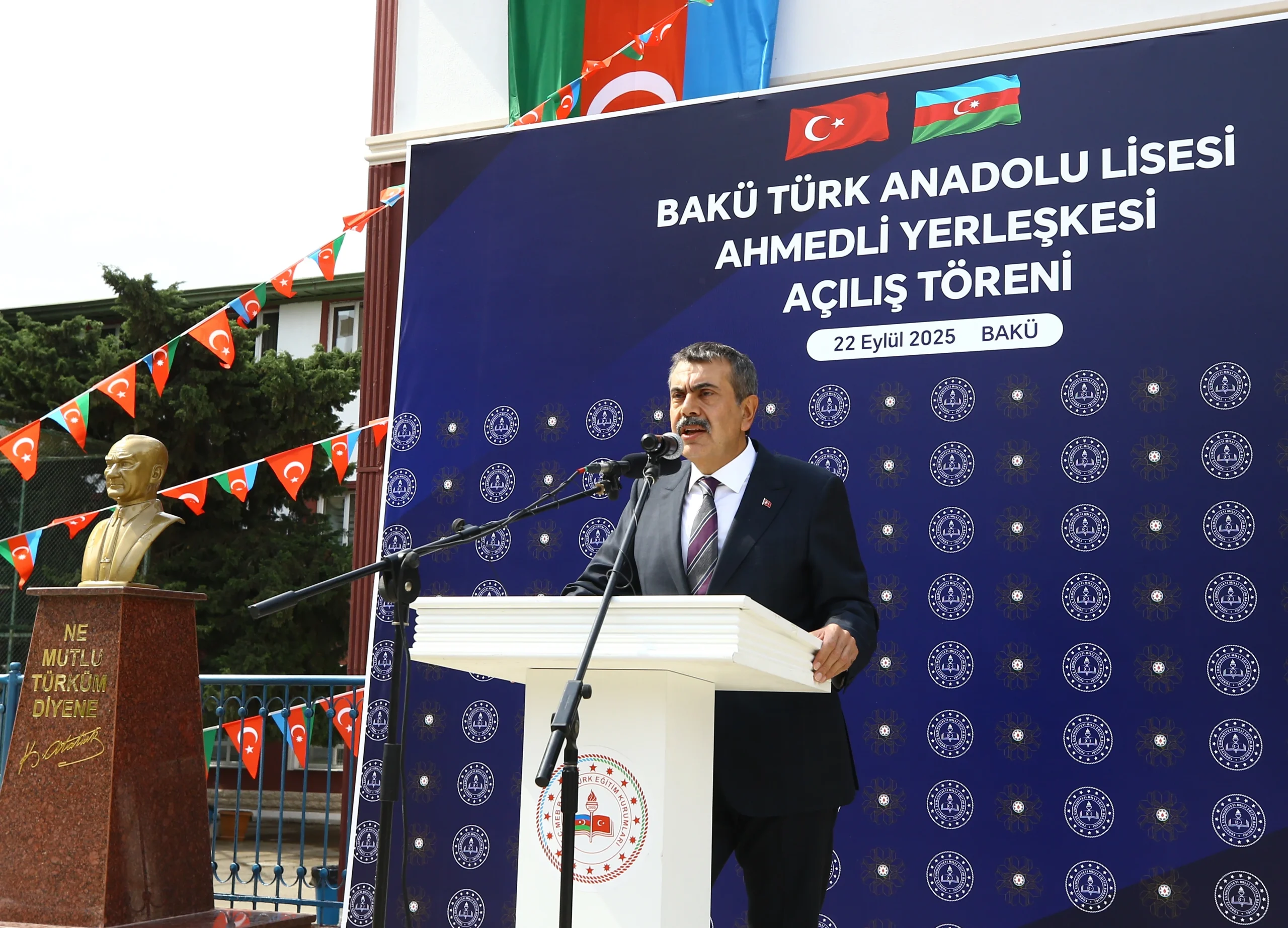 Bakü Türk Anadolu Lisesinin yeni kampüsü törenle hizmete girdi. Açılışa