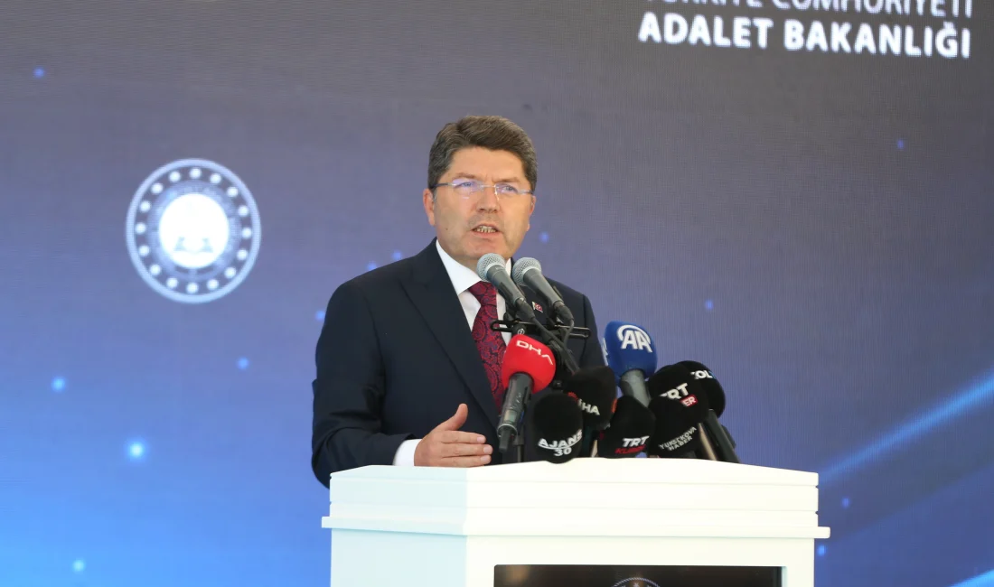 Adalet Bakanı Yılmaz Tunç, Hakkari’de “Terörsüz Türkiye” vurgusu yaparak birlik