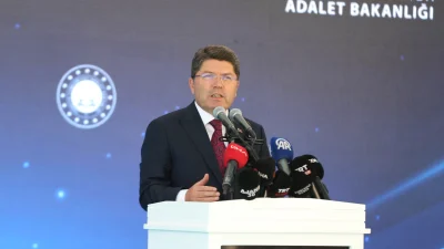 Adalet Bakanı Yılmaz Tunç, Hakkari’de “Terörsüz Türkiye” vurgusu yaparak birlik