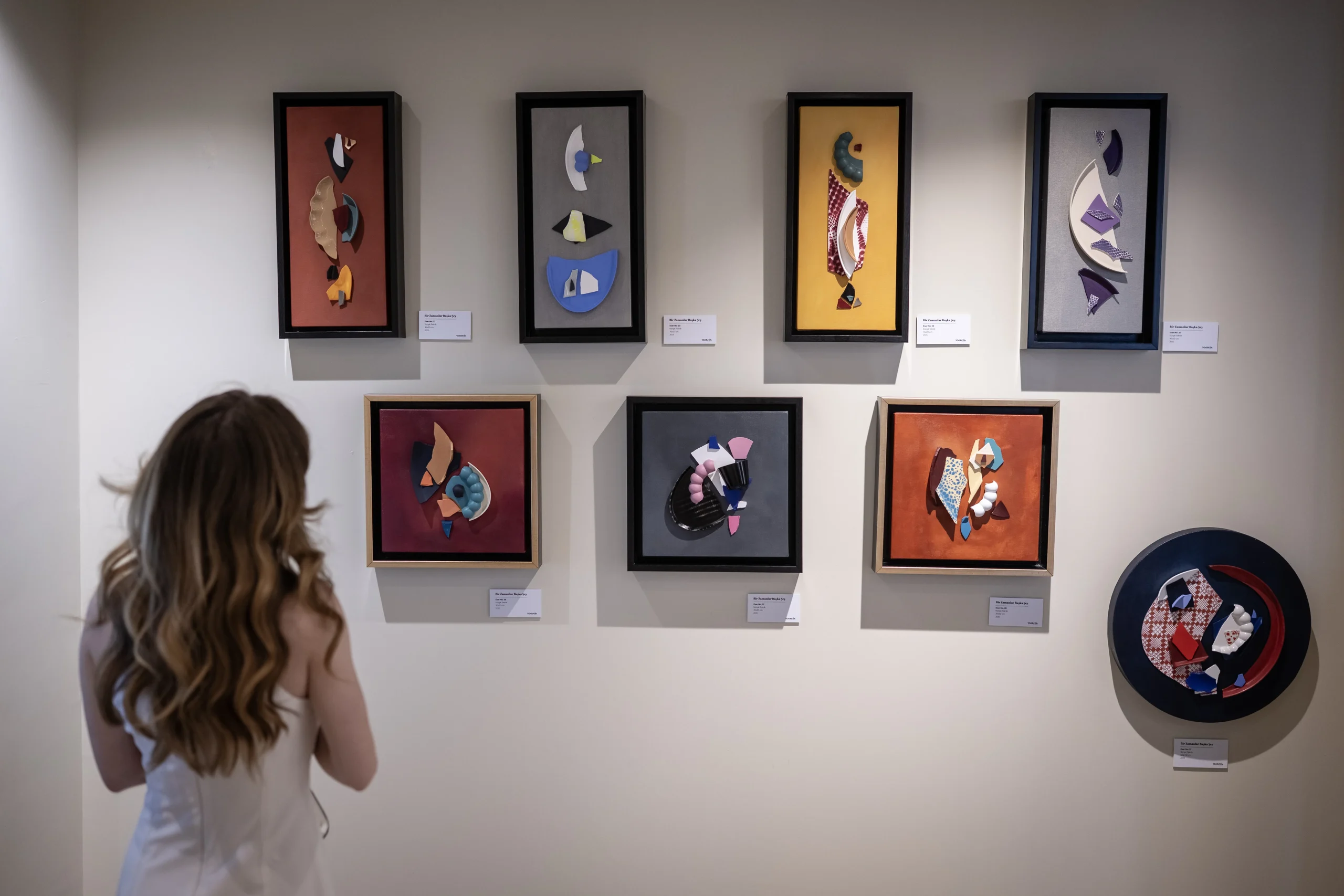 Sanatçı Deniz Say’ın geri dönüşüm temalı eserlerini içeren “Bir Zamanlar