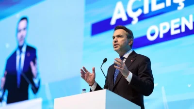 Enerji Bakanı Alparslan Bayraktar, rüzgar ve güneş enerjisinde Türkiye’nin kurulu