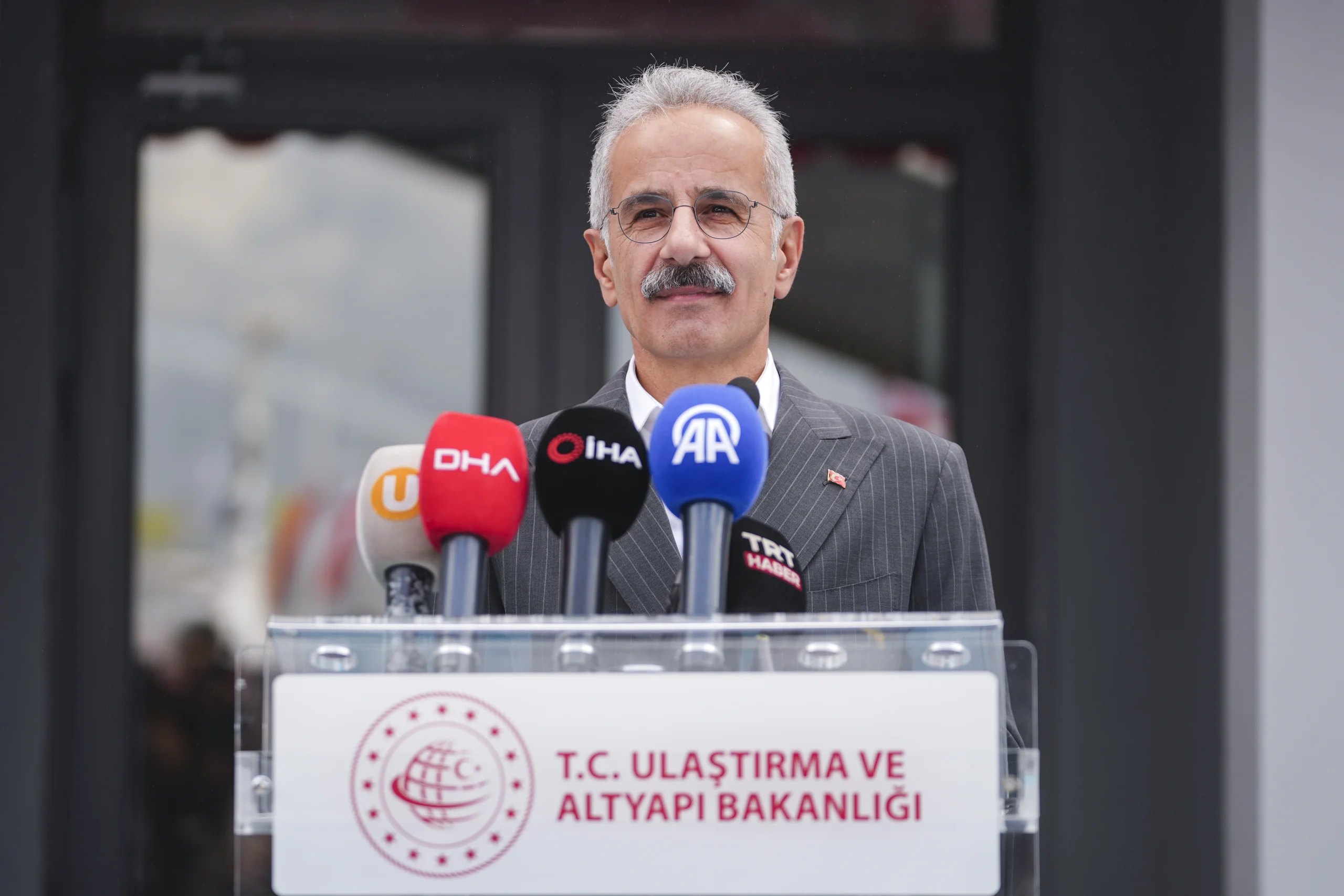 Ulaştırma Bakanı Abdulkadir Uraloğlu, deniz ticaretindeki büyümeye dikkat çekerek limanlarda