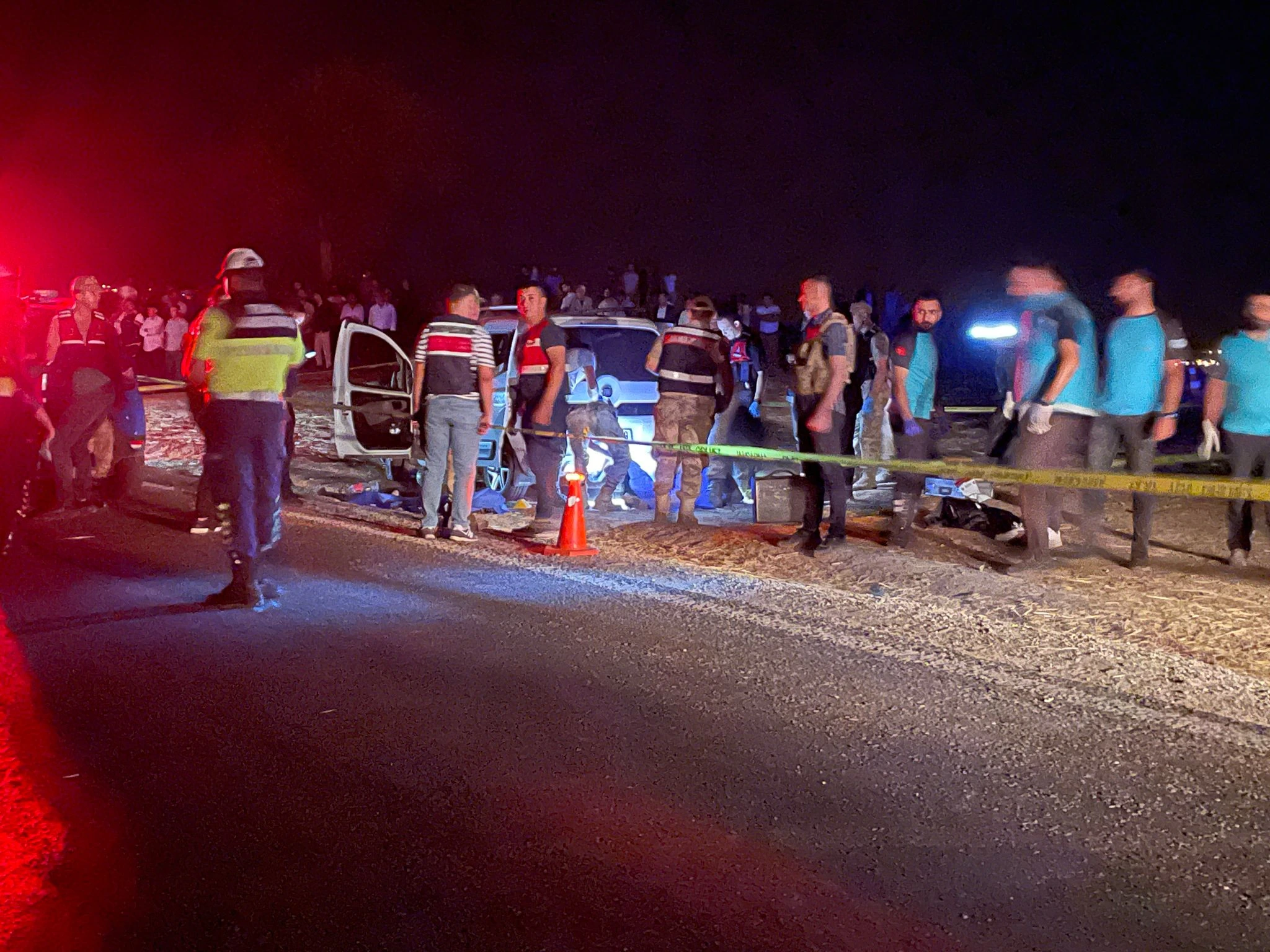 Batman’ın Beşiri ilçesinde seyir halindeki araca düzenlenen silahlı saldırıda aynı