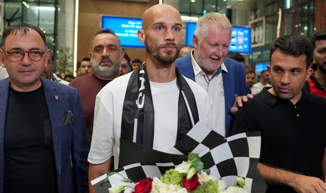 Beşiktaş’ın yeni transferi Çek kanat oyuncusu Vaclav Cerny İstanbul’a geldi.